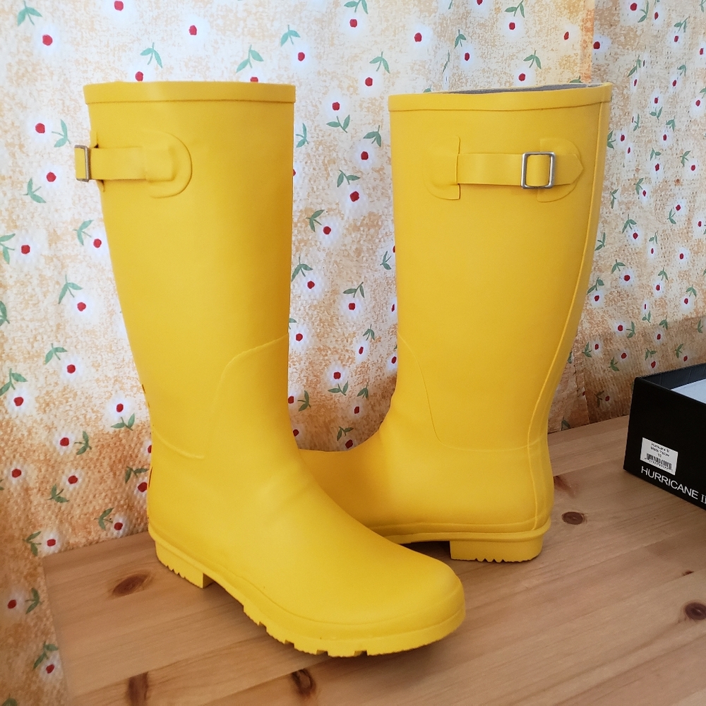 Rain boots size 7
